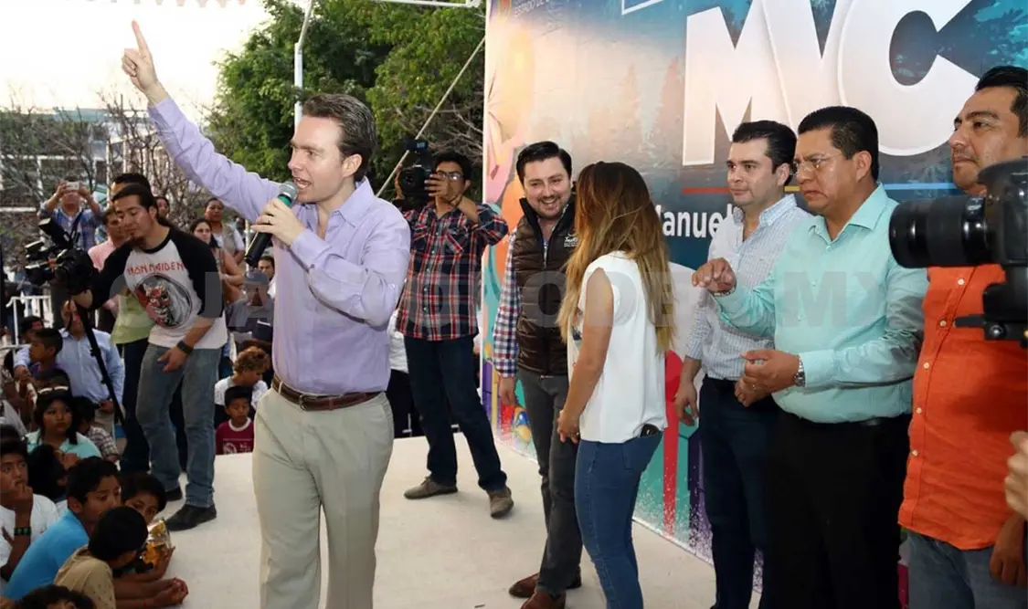 Celebra Fernando Castellanos Día de Reyes con familias vulnerables