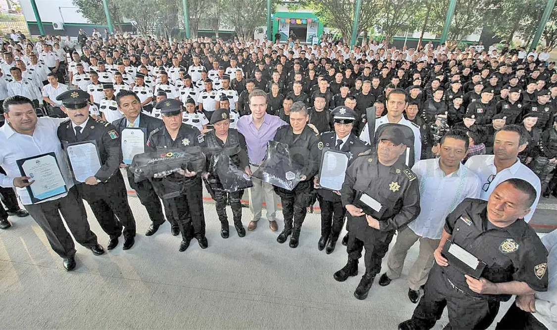 Reconoce Velasco labor de encargados de la seguridad