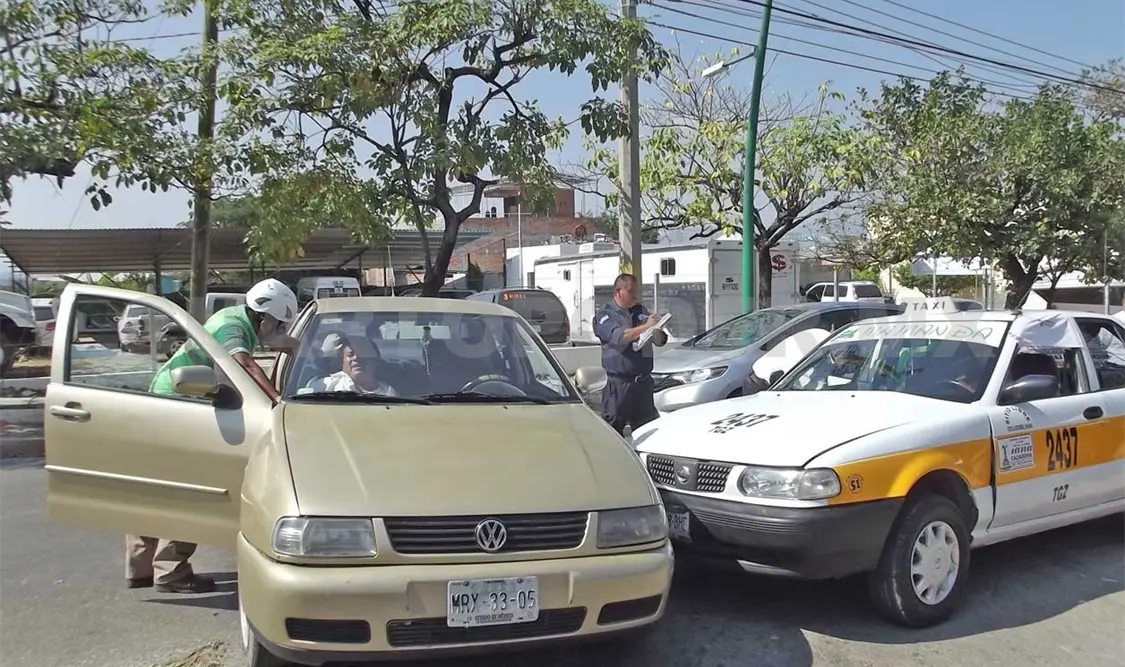 Quedan lesionados por vuelta en “u” mal hecha