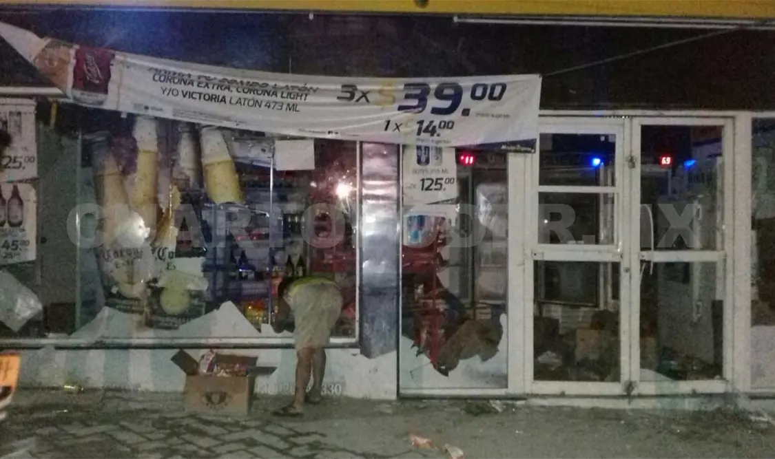Prevalecen destrozos y saqueos en tiendas particulares