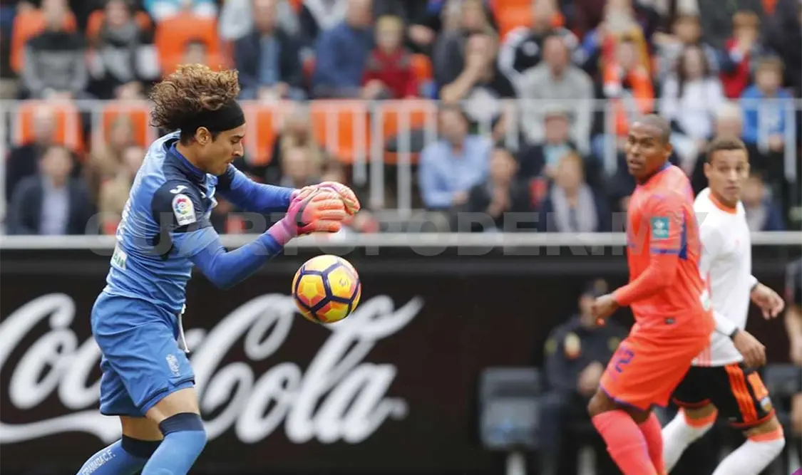 A pesar de la buena actuación del portero mexicano, el Granada cayó ante el Real Madrid en la jornada 17 de la Liga Santander. Cortesía
