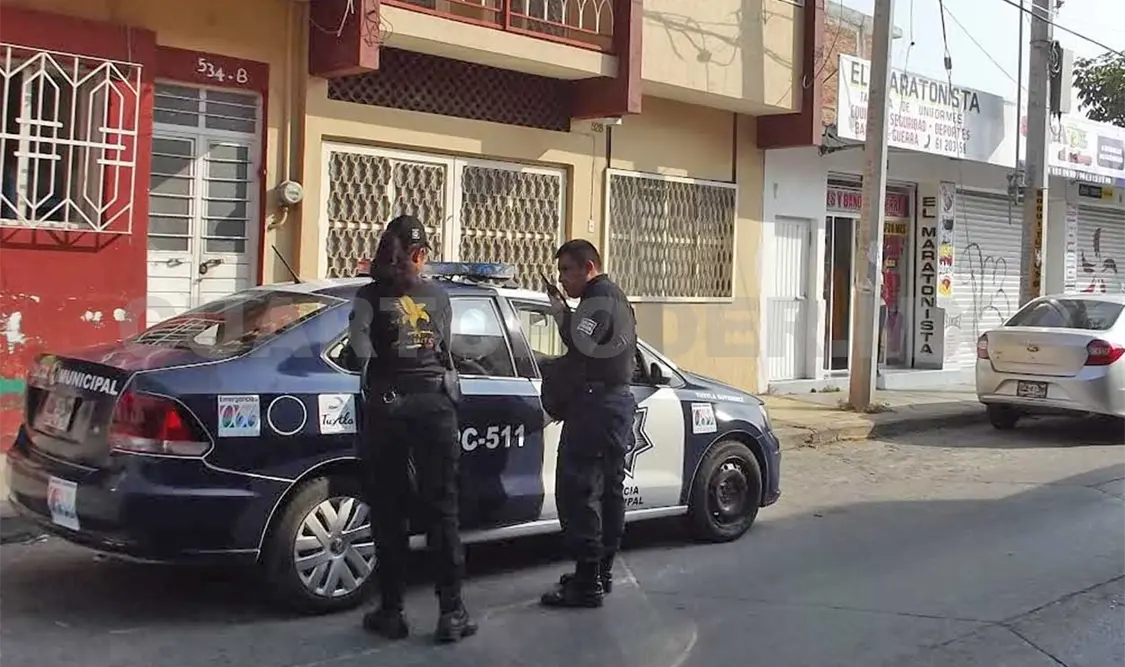 Robo a “El Maratonista”, en la 5ª Sur entre 4ª y 5ª Poniente de Tuxtla. Avisaín Alegría / CP