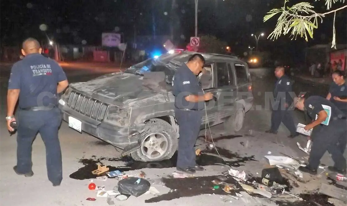 El chofer fue rescatado y trasladado a hospital, tras sufrir el accidente en la carretera Terán-Emiliano Zapata
