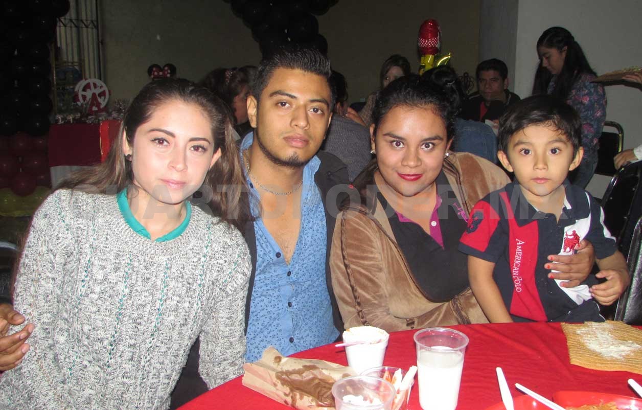 Celebran el primer añito de Diana