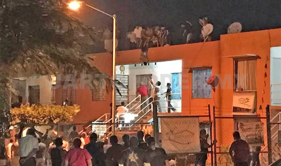 Detienen, golpean y amarran a asaltantes