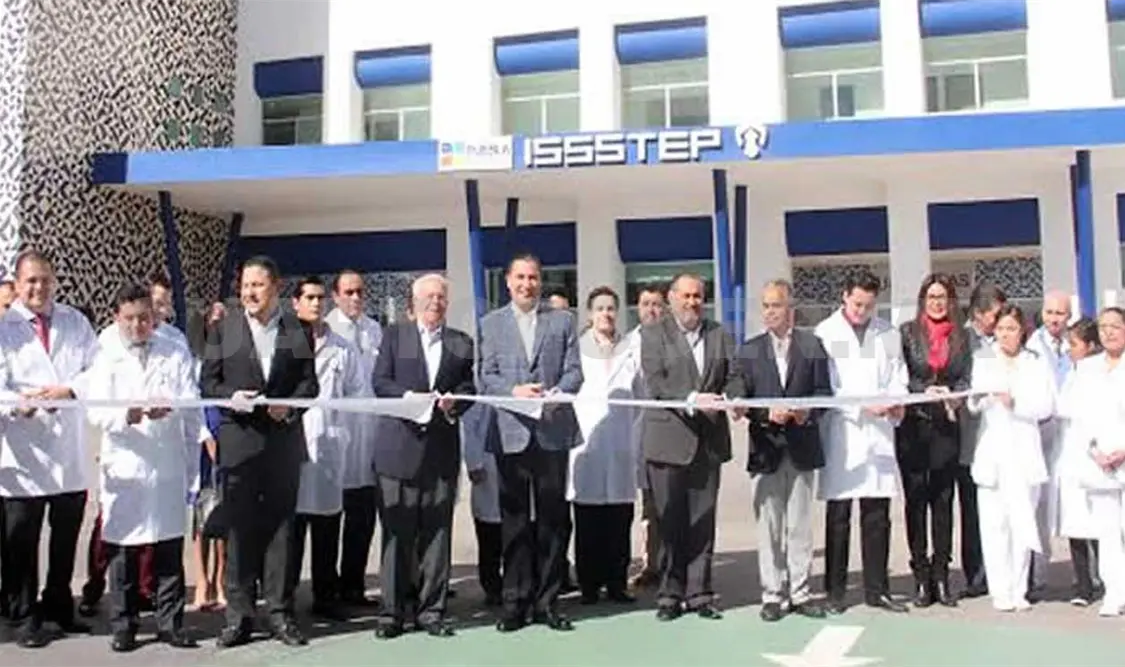 Narro Robles inauguró en Puebla el Complejo Hospitalario. Agencias