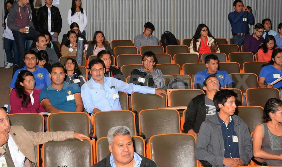 El taller tiene entre sus objetivos específicos, proporcionar a los participantes información relativa al marco jurídico vigente referente a la protección del ambiente. CP