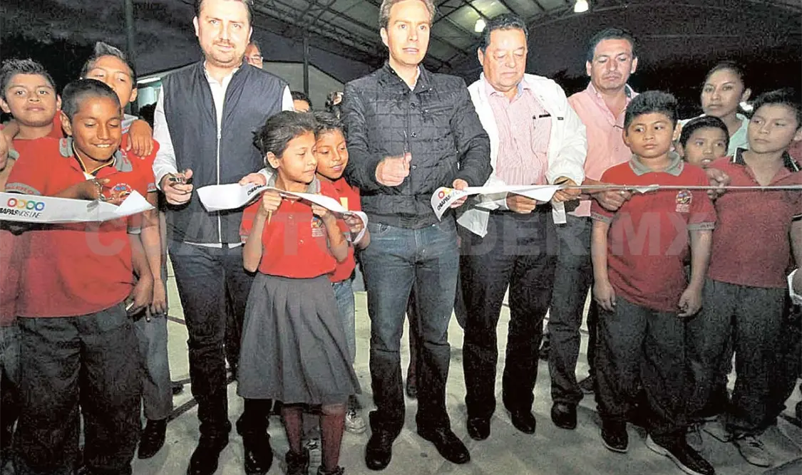 Inaugura Manuel Velasco 24 aulas en Tuxtla Gutiérrez
