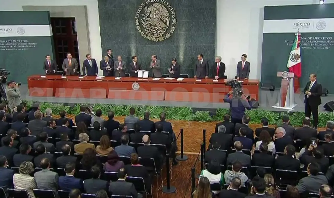 Anuncia EPN decretos en favor de la economía