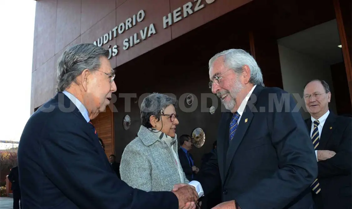 Rector llama a reinventar México