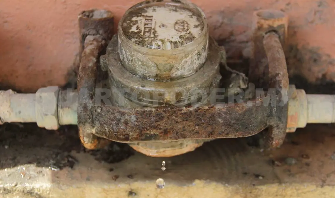 Tuxtla pierde más agua de la que consume
