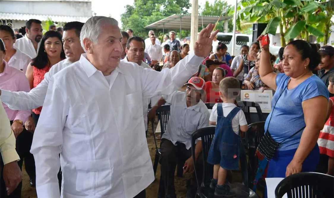 Gobernador anuncia plan de austeridad
