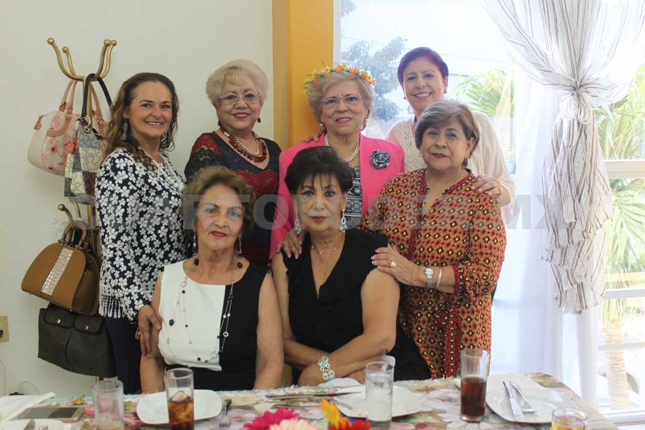 Gloria festejó un año más de vida