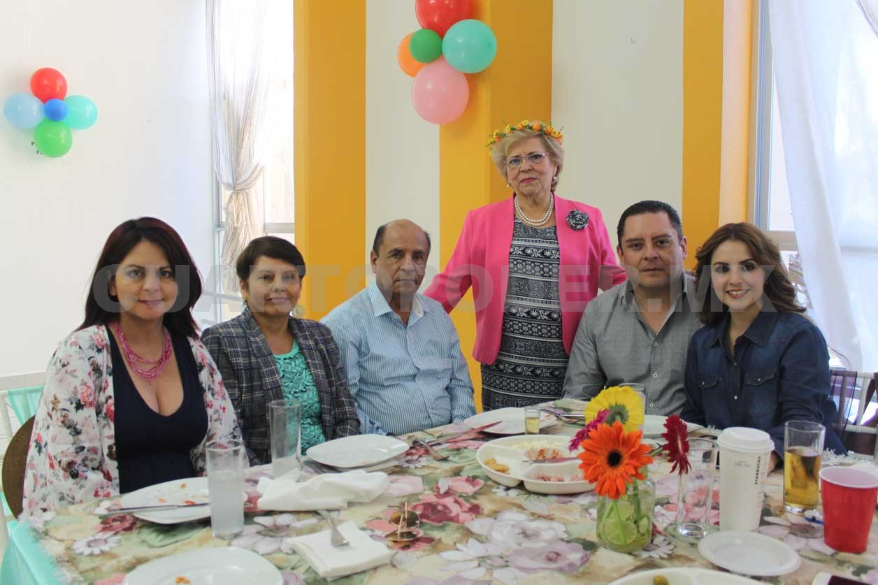 Gloria festejó un año más de vida