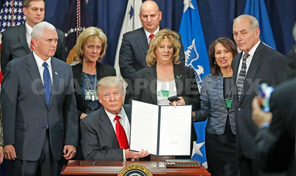 Ordena Trump construcción de muro fronterizo