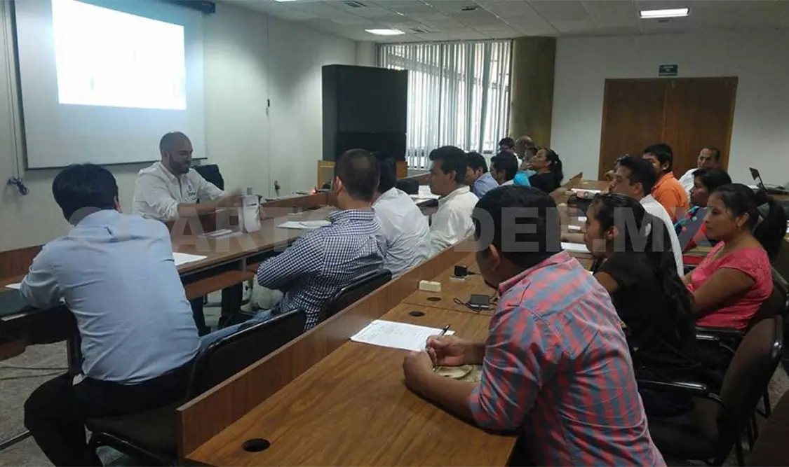 Imparten curso “Emprendiendo desde Cero”