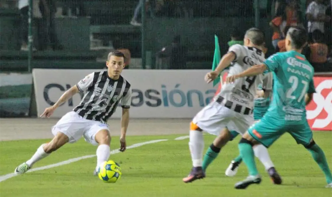 Jaguares empata y rescata un punto