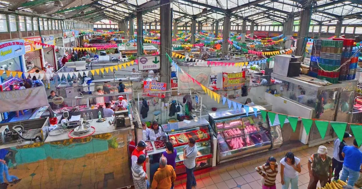 Mercados populares, herramienta de la económica nacional