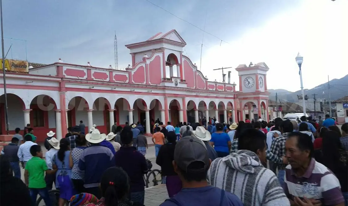 Tras negociaciones, logran acuerdos en la alcaldía