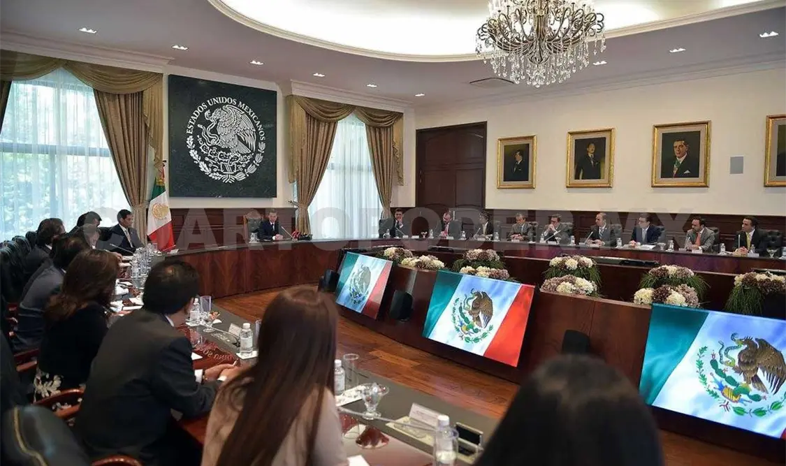 Conversan presidentes sobre relación bilateral