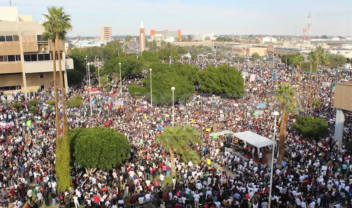 La primera manifestación en Mexicali fue el 12 de enero. Miles protestaron en el Centro de Gobierno. Agencias
