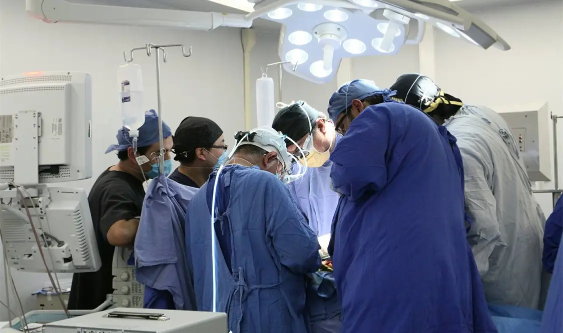Paciente del IMSS vence al cáncer con trasplante de médula ósea