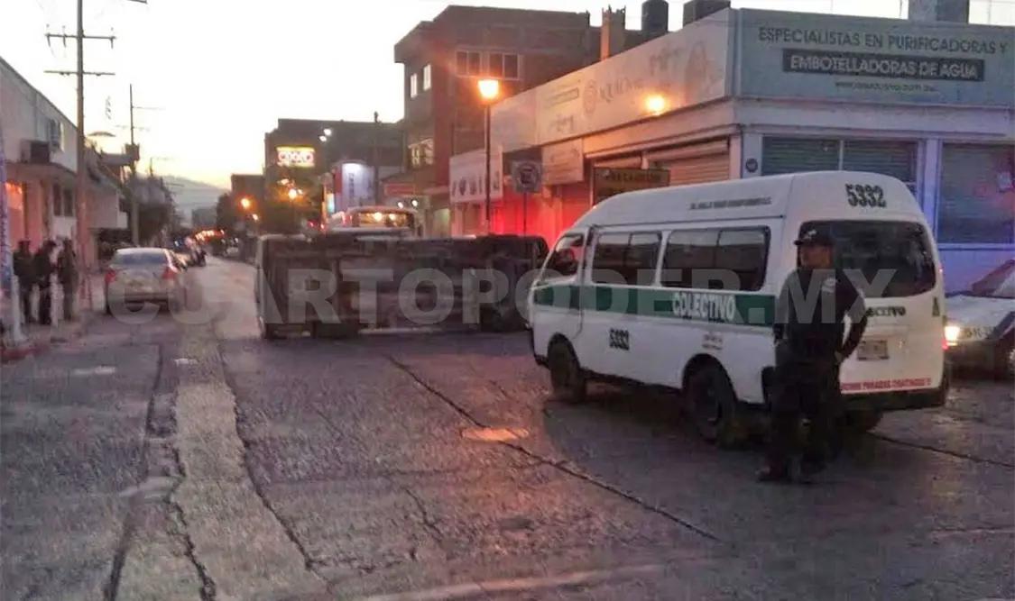 Choque de “cafres” en la 12ª Poniente y 1ª Sur de Tuxtla. Avisaín Alegría / CP