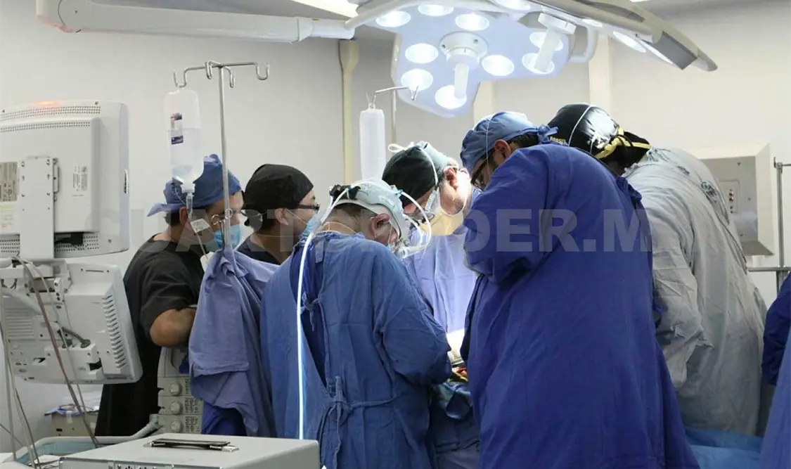 Paciente vence al cáncer con trasplante