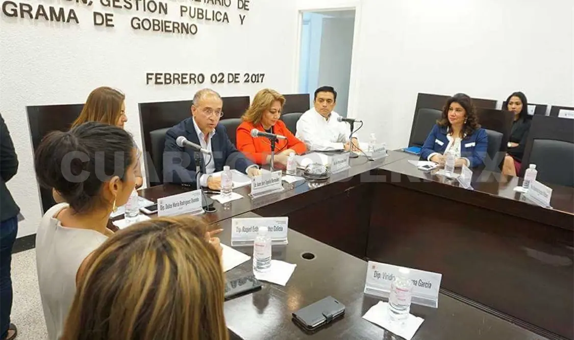 Anuncia Secretario ampliación de aeropuerto