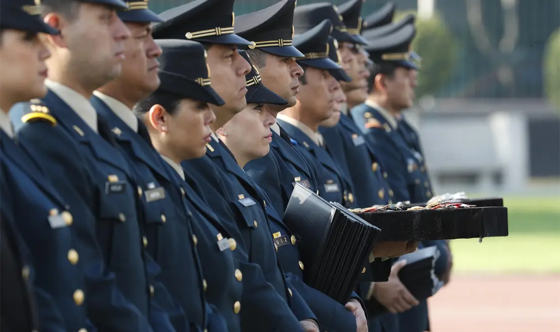 Entregan condecoraciones de la Legión de Honor