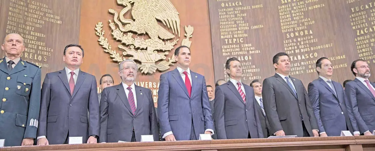 CELEBRAN CENTENARIO DE LA CONSTITUCIÓN EN TEATRO DE LA REPÚBLICA
