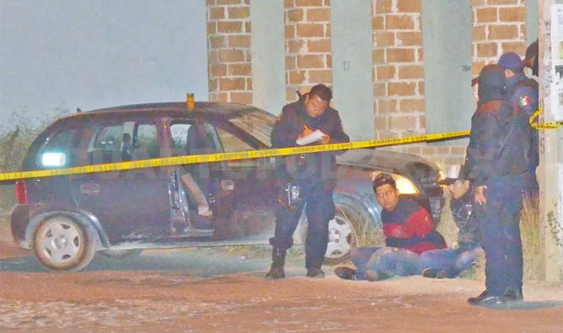 Arrestan a cinco jovencitos por hacer disparos en la calle