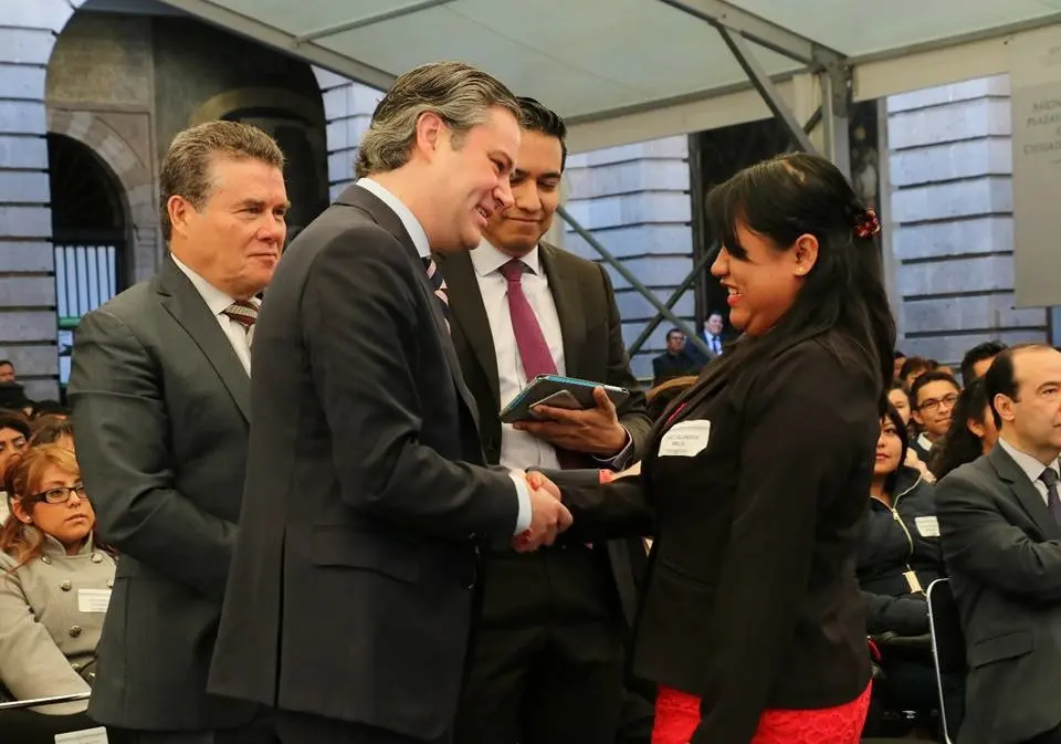 Entrega de plazas, esfuerzo de maestros y no influyentismo: Nuño Mayer