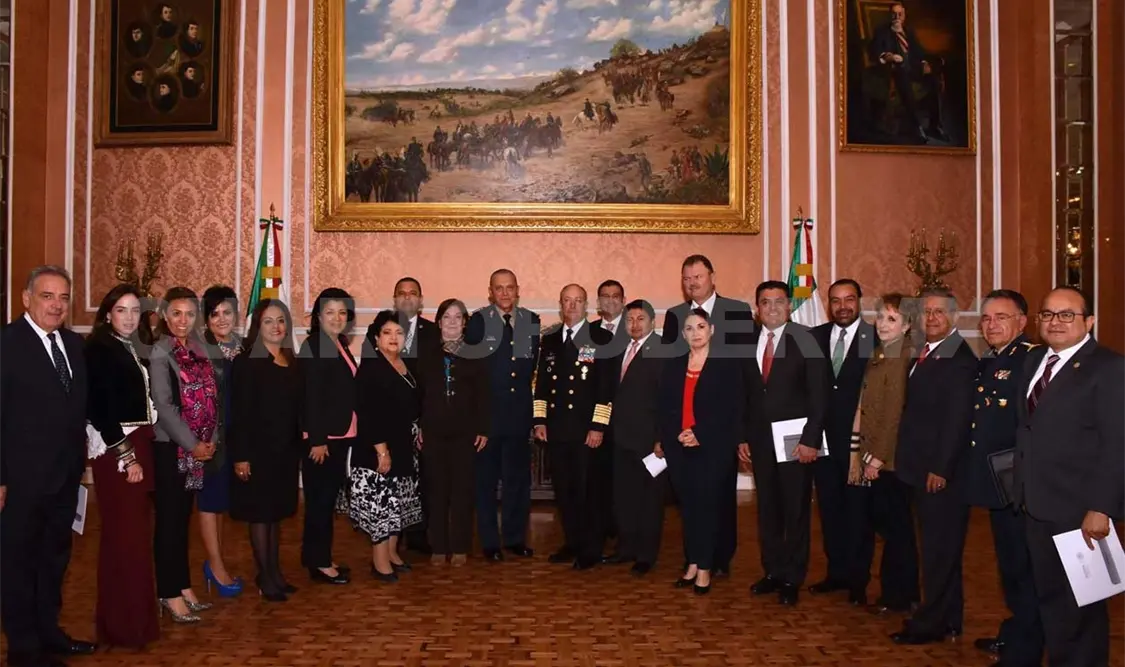 Diputados se reúnen con titulares de Defensa y Marina