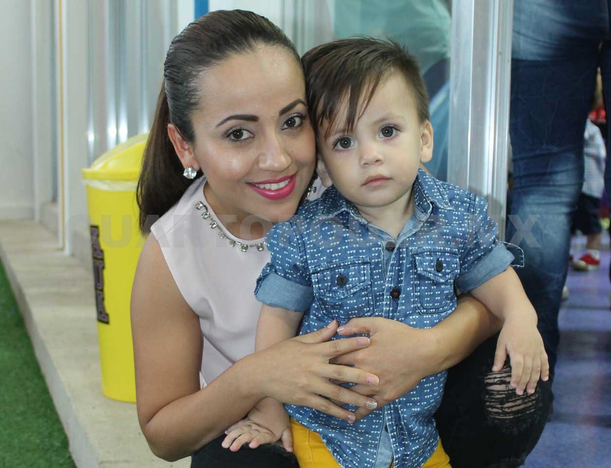 Divertida fiesta para Fernanda