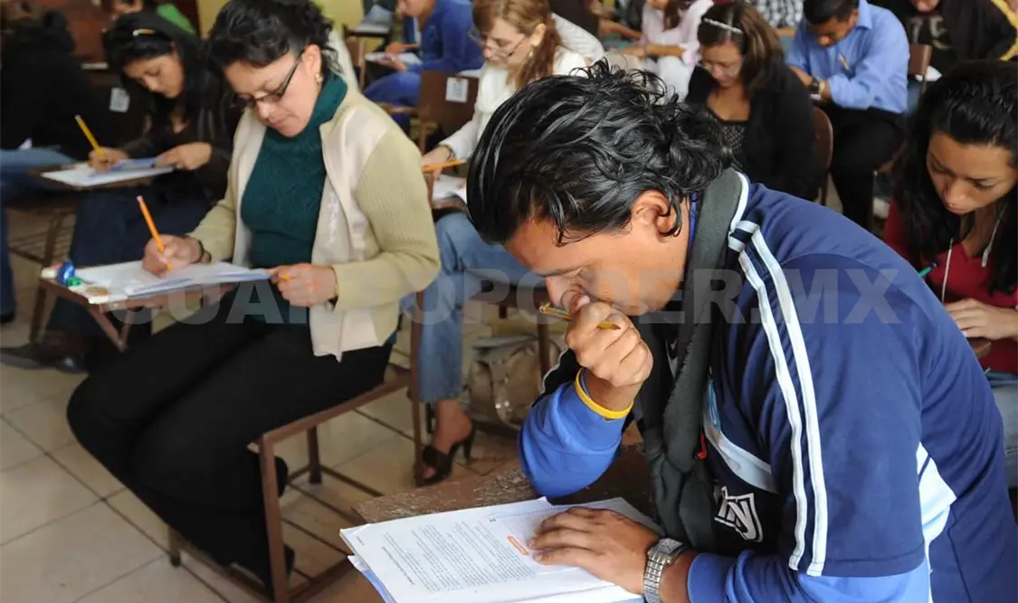 Otorgó Educación Pública mil 528 plazas magisteriales en el año 2016