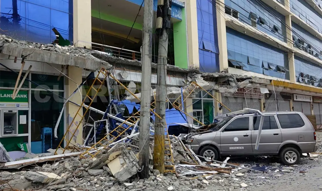 El servicio sismológico reportó varios edificios dañados tras el sismo de 6.5 grados. AP