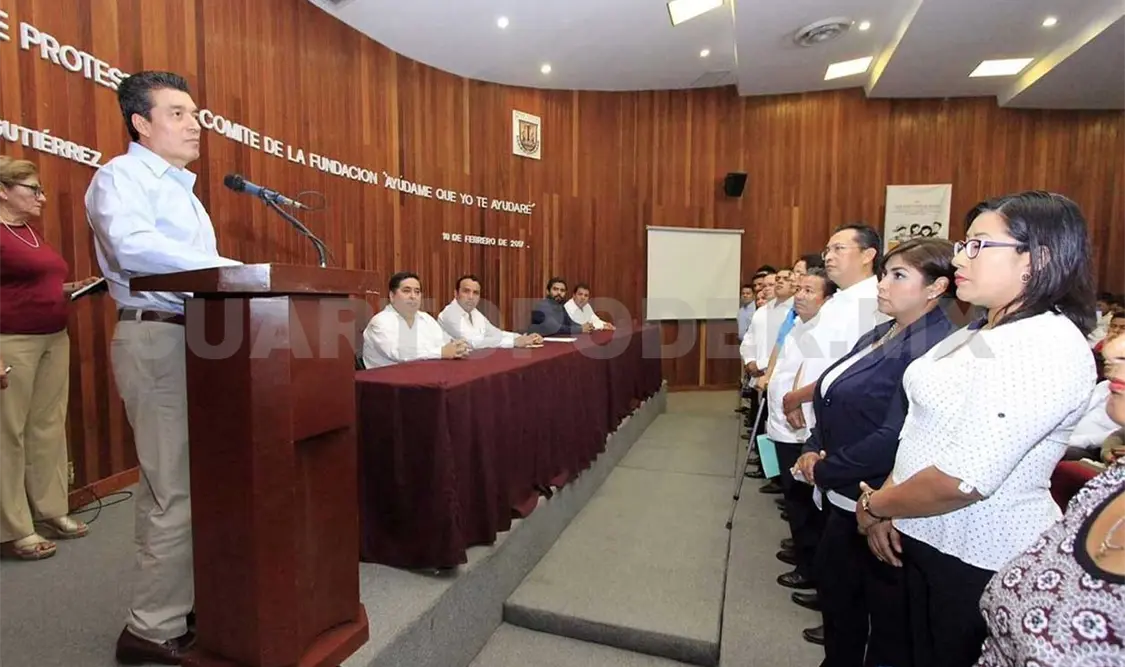 Rutilio Escandón pidió a todos los que integran la fundación, dar el corazón en cada proyecto y superar cada día los obstáculos. CP