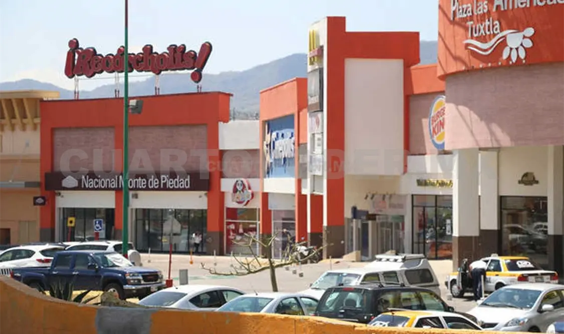 Plazas “ganan partida” y cobran por estacionamiento