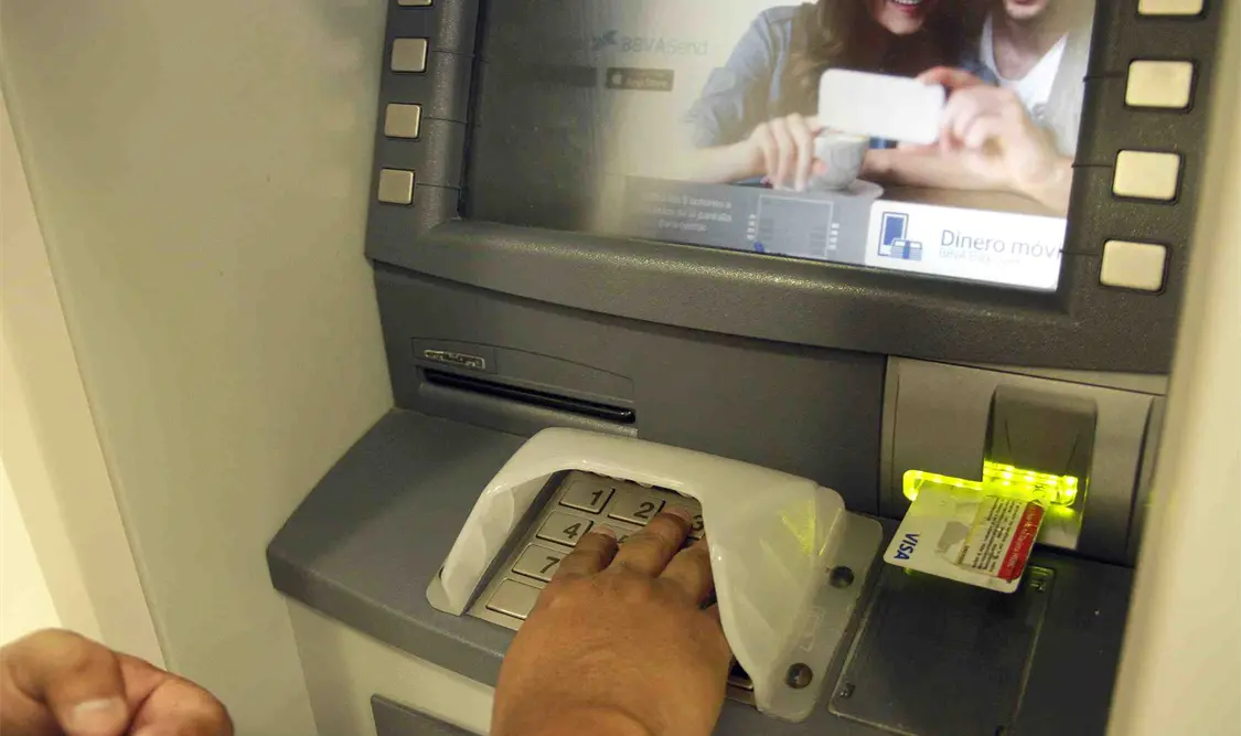 El especialista indicó que las repercusiones negativas en las tarjetas de crédito son menores las que se piensa. Guillermo Ramo / CP.