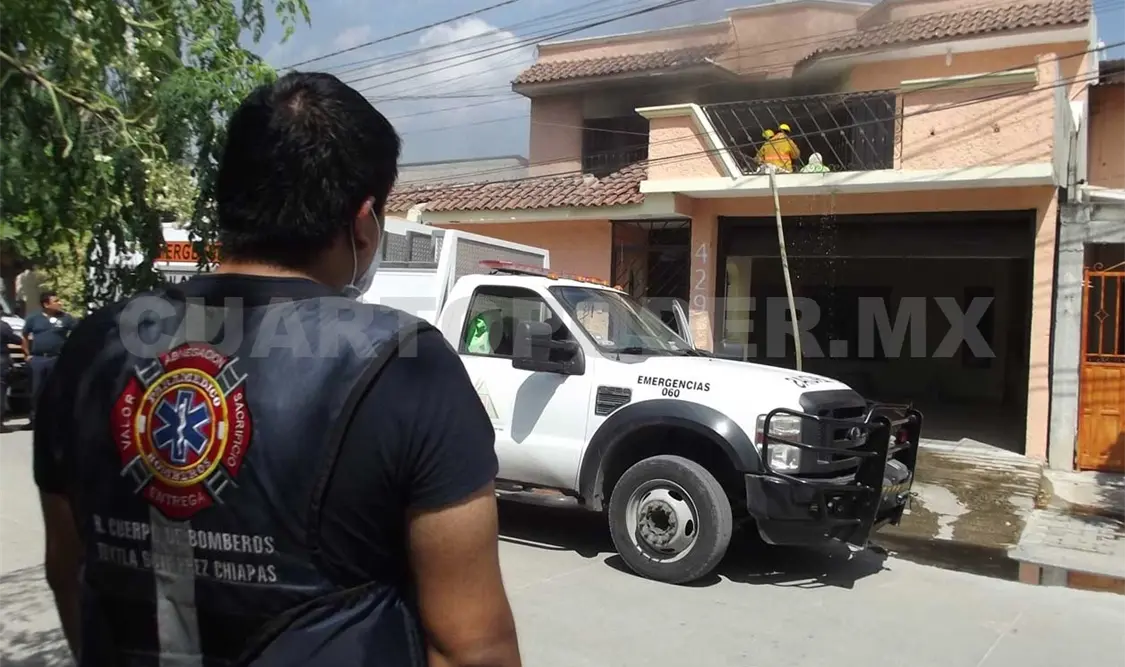 Arde casa en Tuxtla