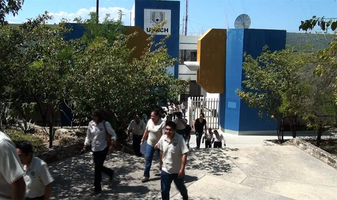 Al interior de la Unach se pone énfasis en la seguridad a través de distintas capacitaciones. Marcos Osorio / CP.