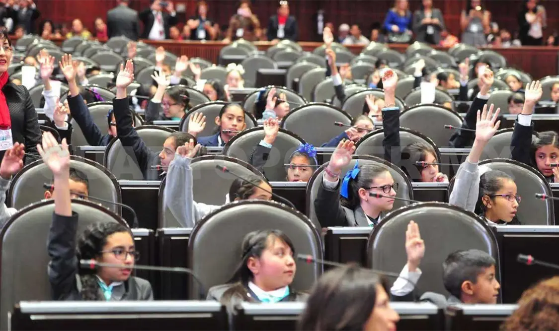 Niños debatieron diversos temas en X Parlamento