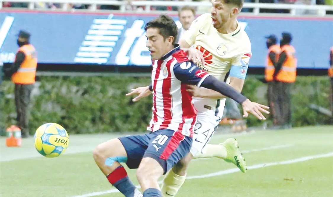 Chivas venció al América en el clásico nacional