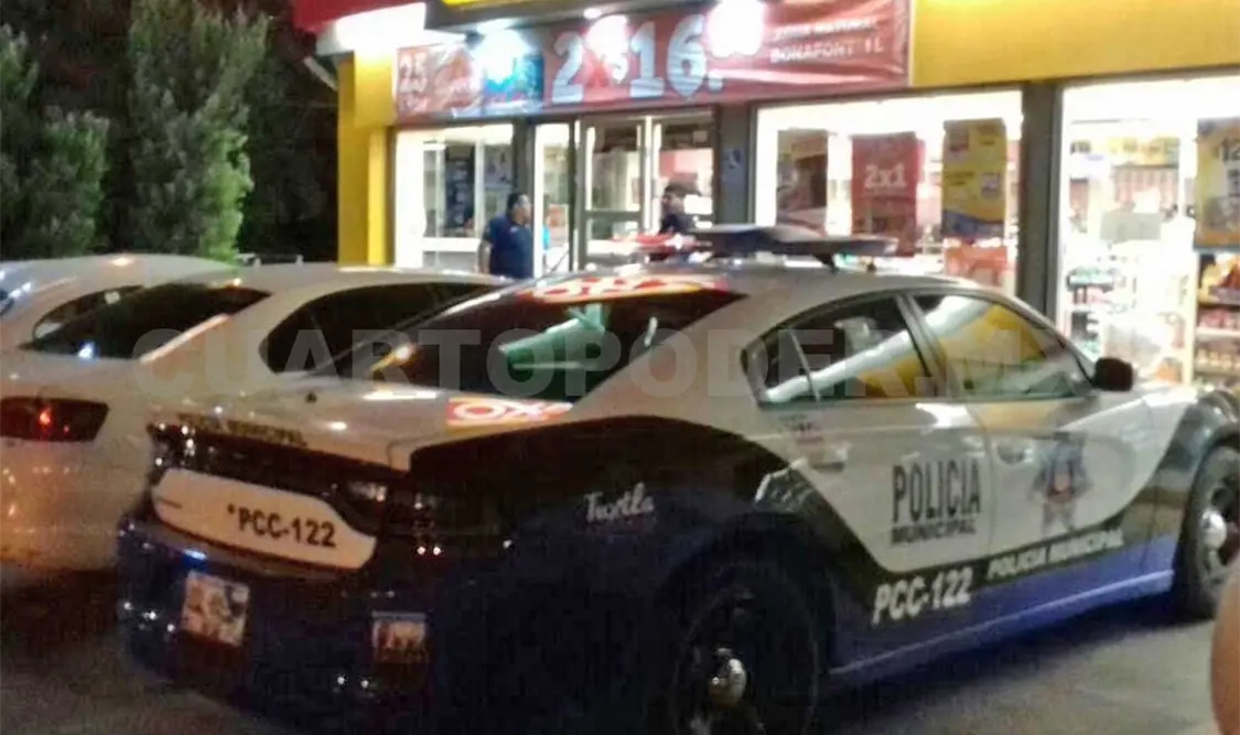 Efectivos de diferentes corporaciones policiacas se presentaron a prestar al llamado de auxilio. Rafael Cabrera / CP