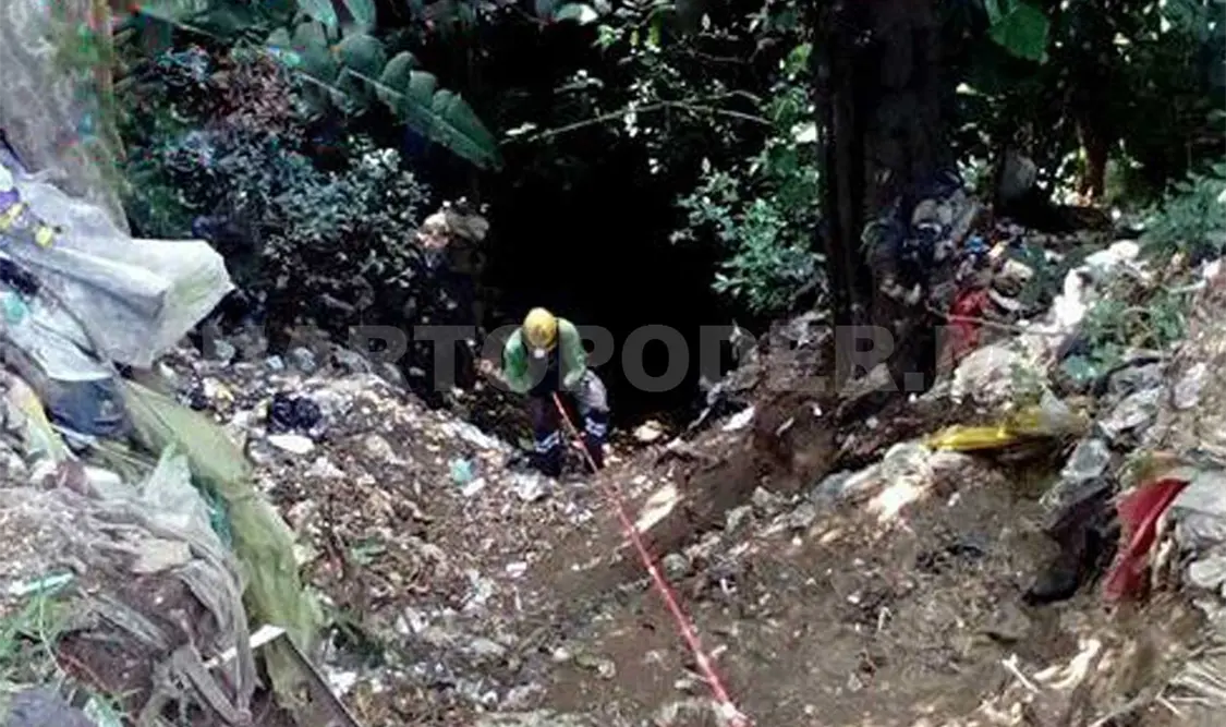 Equipo especializado se trasladó a la comunidad Arroyo Grande para rescatar el cuerpo. Rafael Cabrera / CP