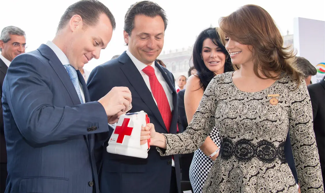 Angélica Rivera reconoce presencia de la Cruz Roja en momentos difíciles para México
