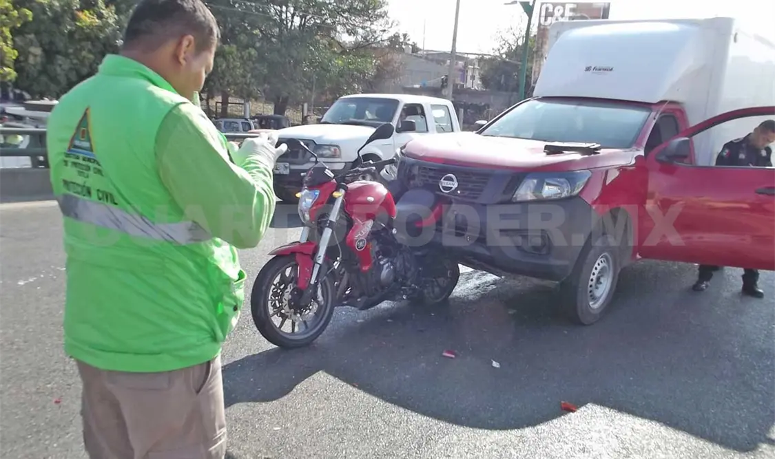 Camioneta devoró una motocicleta