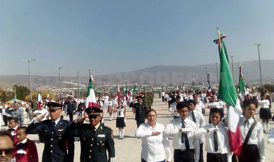 Chiapas conmemora el Día de la Bandera