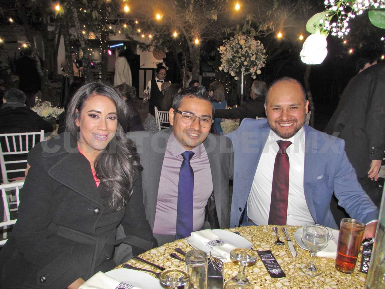 Bonita pareja se une en matrimonio